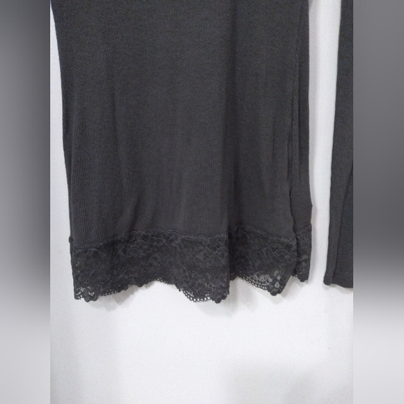 Degree V-Neck tee - Picture 4 of 6